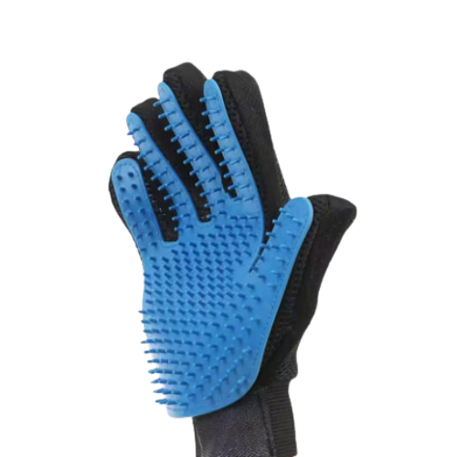 Gant de toilettage bleu avec embouts en silicone. Main droite.